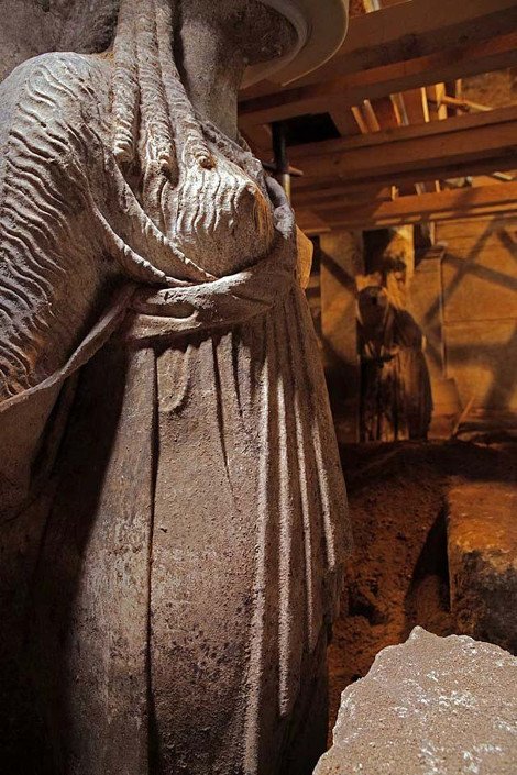 Καρυάτιδες: Οι φρουροί της Αμφίπολης -Πότε θα αποκαλυφθούν ολόκληρες | iefimerida.gr 4