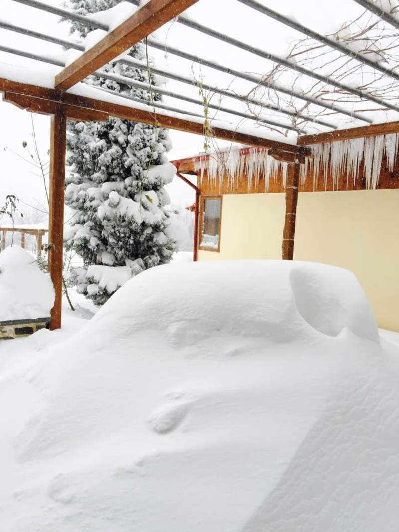 Βαρύς χιονιάς στο Αγιον Ορος -Δείτε τις ιερές μονές ντυμένες στα λευκά [εικόνες]  | iefimerida.gr 6