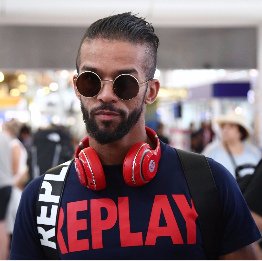 O Ολυμπιακός αναχώρησε για Βελιγράδι με την νέα REPLAY casual ενδυμασία της σεζόν 2017/2018 [εικόνες] | iefimerida.gr 9