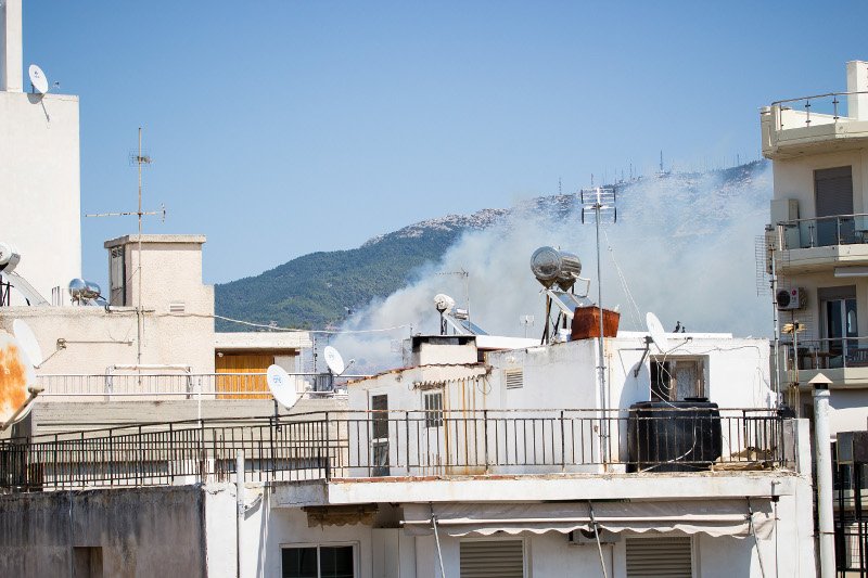 Σε ύφεση η πυρκαγιά στην Καισαριανή -Πίσω από το σκοπευτήριο [εικόνες & βίντεο]  | iefimerida.gr 7