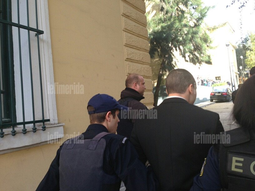 Καισιδιάρης για βίντεό του που είχε δημοσιεύσει η Εφ.Συν.: Ηταν αναπαράσταση της ταινίας «Χόμπι μου ο βιασμός» | iefimerida.gr 0
