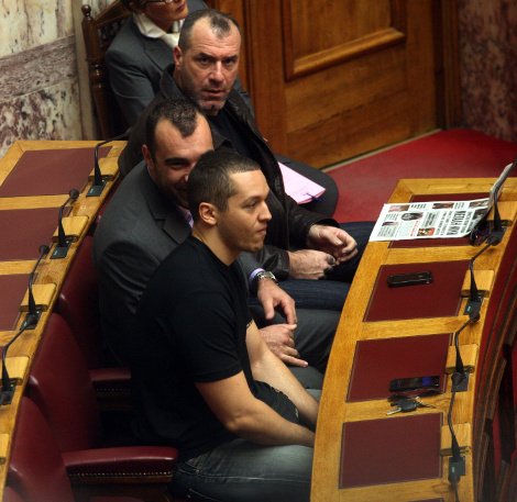 Το νέο dress code της Χρυσής Αυγής στη Βουλή λάνσαρε ο Ηλίας Κασιδιάρης [εικόνα] | iefimerida.gr 0