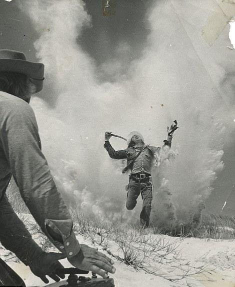 O κασκαντέρ του Χόλιγουντ που έγινε ερημίτης -Αφησε πίσω του τις ταινίες και ζει σε ένα νησί μόνος [εικόνες] | iefimerida.gr 6