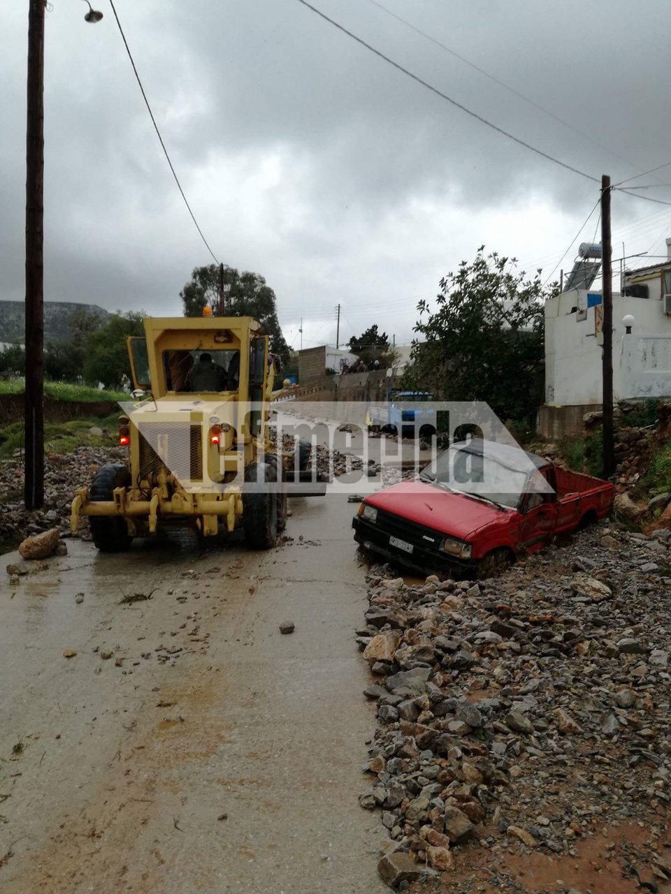 Προβλήματα και ζημιές από την έντονη βροχόπτωση στην Κάσο [εικόνες] | iefimerida.gr 0