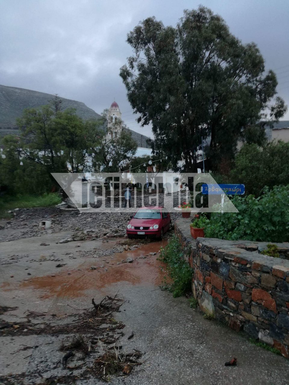 Προβλήματα και ζημιές από την έντονη βροχόπτωση στην Κάσο [εικόνες] | iefimerida.gr 1