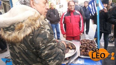 Ο καστανάς της Θεσσαλονίκης επέστρεψε στο πόστο του - Ξανά χωρίς άδεια  [εικόνες] | iefimerida.gr 1