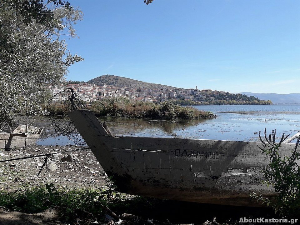 Μετά την Παμβώτιδα, «στέγνωσε» και η λίμνη της Καστοριάς -Ανησυχητικές εικόνες | iefimerida.gr 0