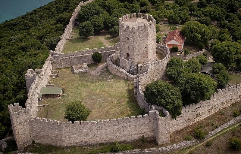 Το επιβλητικό Κάστρο του Πλαταμώνα -Δεσπόζει στα νοτιοανατολικά του Ολύμπου [εικόνες] | iefimerida.gr 2