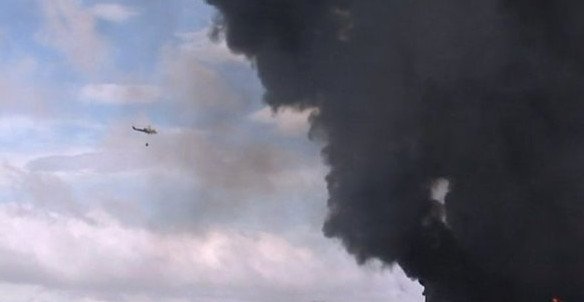 Τοξικό νέφος απειλεί περιοχή κοντά στη Μαδρίτη -Μετά από φωτιά σε χωματερή με ελαστικά [εικόνες]  | iefimerida.gr 1