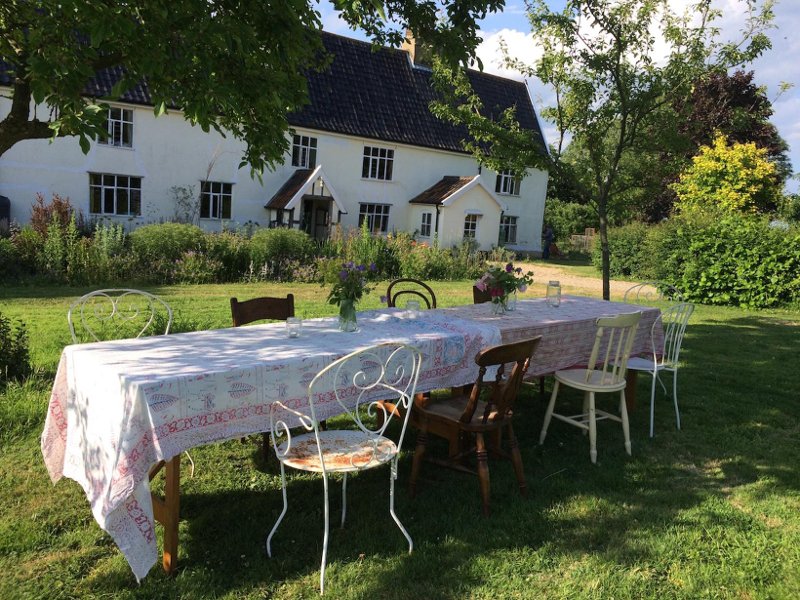 Αυτό το site σε βοηθά να ταξιδεύεις δωρεάν σε όλο τον κόσμο -Με έναν όρο: να προσέχεις κατοικίδια [εικόνες] | iefimerida.gr 0