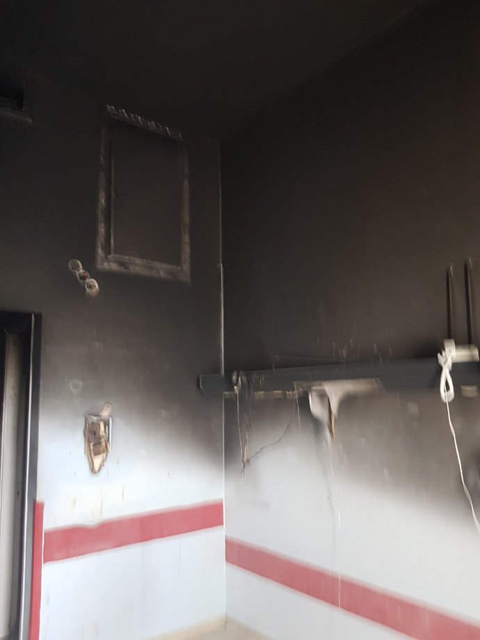 Σοκαριστικές εικόνες από τον θάλαμο που κάηκε ασθενής στο ΚΑΤ -ΠΟΕΔΗΝ: «Περίεργα» τα αίτια της πυρκαγιάς | iefimerida.gr 3