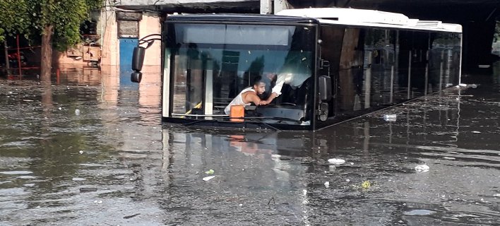 Βίντεο-σοκ: Χαλάζι σε μέγεθος αυγού χτυπά την Κωνσταντινούπολη -Εικόνες άνευ προηγουμένου [βίντεο] | iefimerida.gr 4