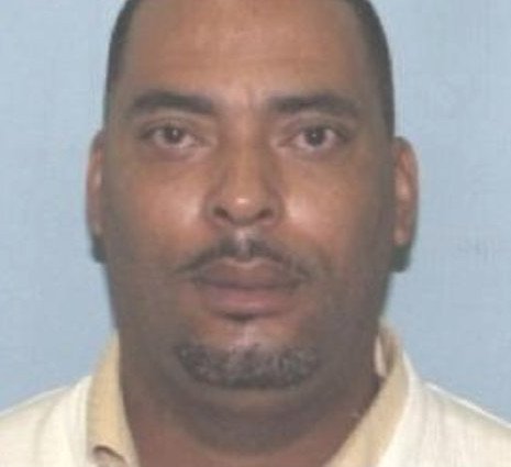 Καταζητούμενος με χιούμορ: Eστειλε στην αστυνομία μια selfie γιατί δεν του άρεσε η φωτογραφία που είχαν δώσει στη δημοσιότητα [εικόνες]  | iefimerida.gr 1