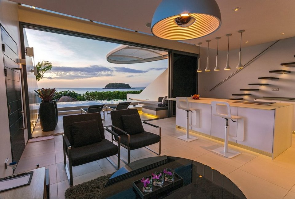 Το ξενοδοχείο των σταρ στην Ταϊλάνδη -Μοιάζει με υπερπολυτελές γιοτ επάνω σε βράχια [εικόνες]  | iefimerida.gr 4