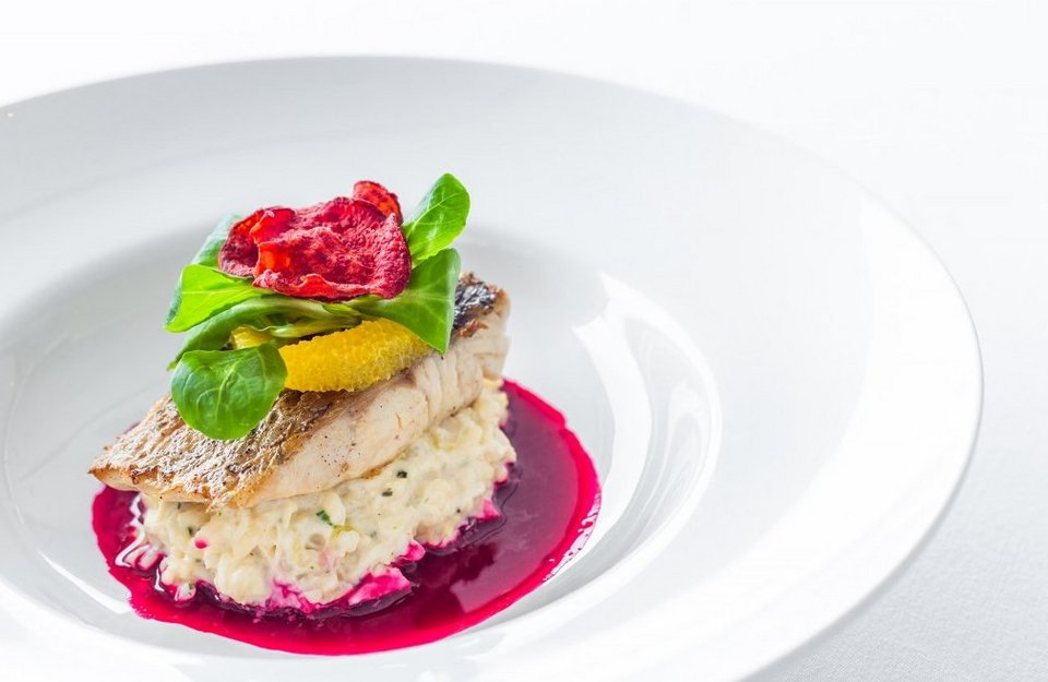 Το ξενοδοχείο των σταρ στην Ταϊλάνδη -Μοιάζει με υπερπολυτελές γιοτ επάνω σε βράχια [εικόνες]  | iefimerida.gr 9