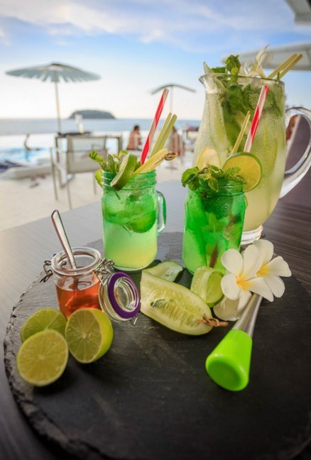 Το ξενοδοχείο των σταρ στην Ταϊλάνδη -Μοιάζει με υπερπολυτελές γιοτ επάνω σε βράχια [εικόνες]  | iefimerida.gr 10