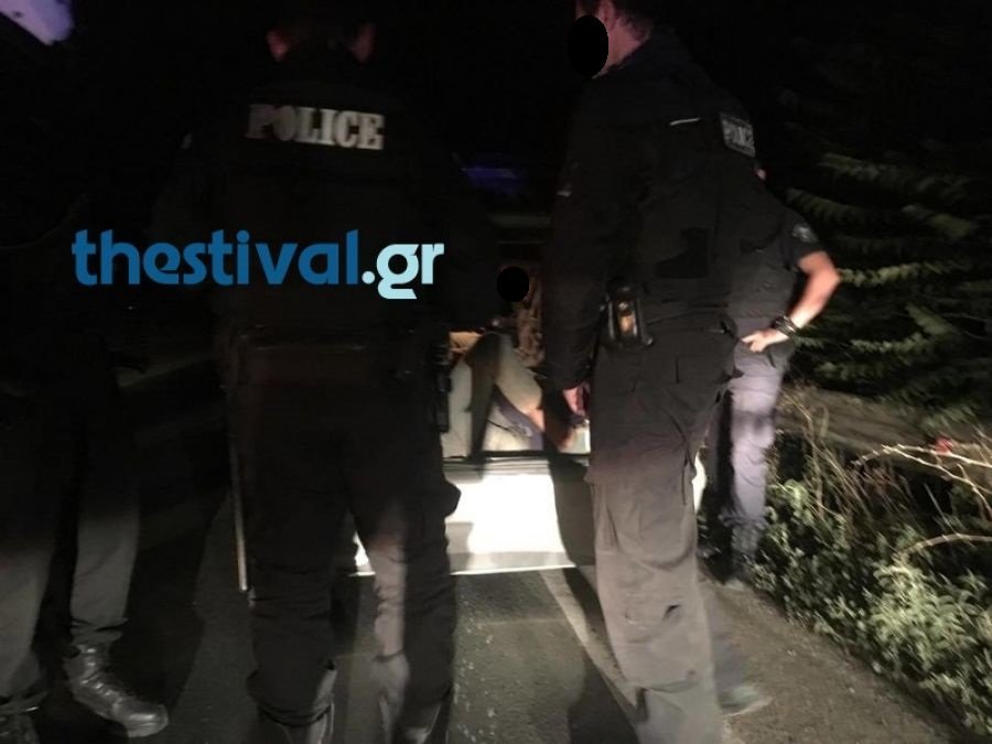 Θεσσαλονίκη: Κινηματογραφική καταδίωξη λαθροδιακινητή -Είχε στοιβάξει 10 μετανάστες μέσα σε όχημα [εικόνες] | iefimerida.gr 0