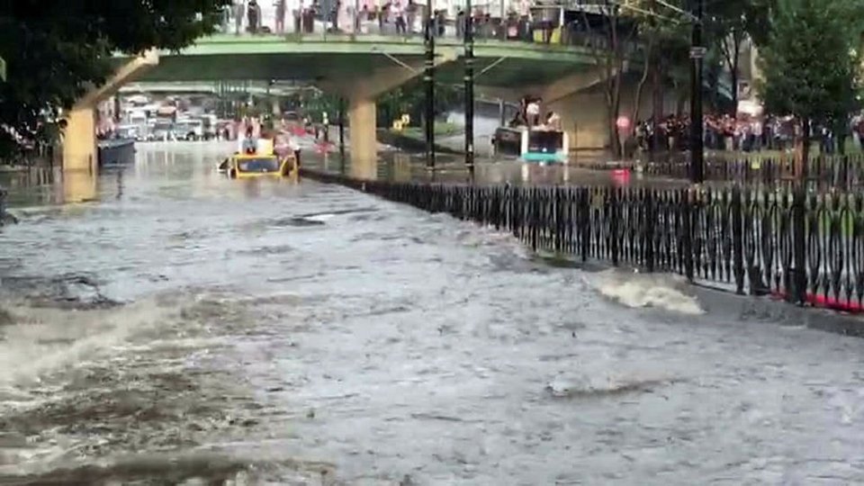 Βίντεο-σοκ: Χαλάζι σε μέγεθος αυγού χτυπά την Κωνσταντινούπολη -Εικόνες άνευ προηγουμένου [βίντεο] | iefimerida.gr 5