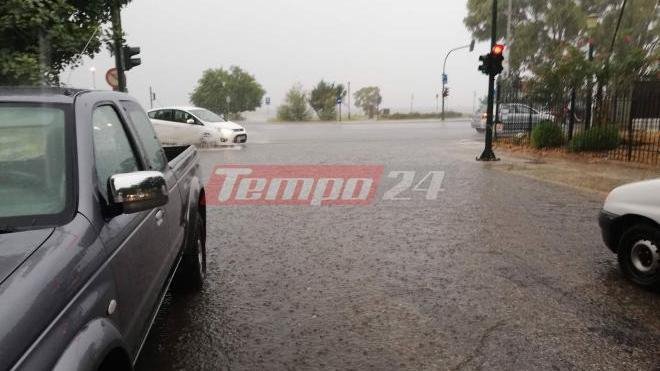 Κατακλυσμός στην Πάτρα: Λίμνες οι δρόμοι, προβλήματα ηλεκτροδότησης [εικόνες] | iefimerida.gr 0