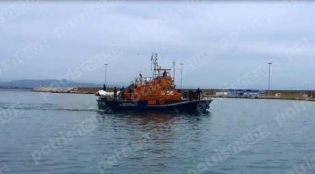 Στο Κατάκολο ή στον Πύργο θα φιλοξενηθούν οι 41 πρόσφυγες που εντοπίστηκαν μέσα στο ιστιοφόρο [εικόνες & βίντεο] | iefimerida.gr 0