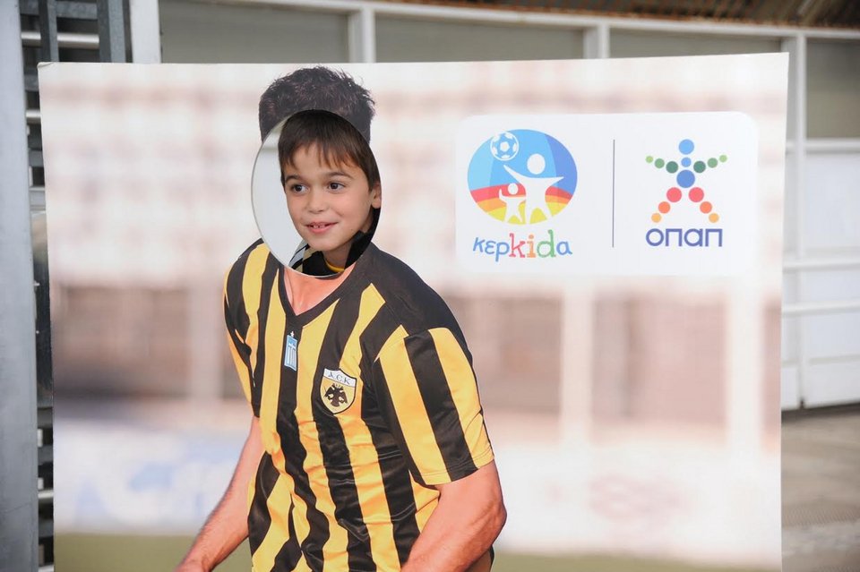 Η παιδική κερκίδα ΟΠΑΠ, σκοράρει στα play off της Super League [εικόνες] | iefimerida.gr 1