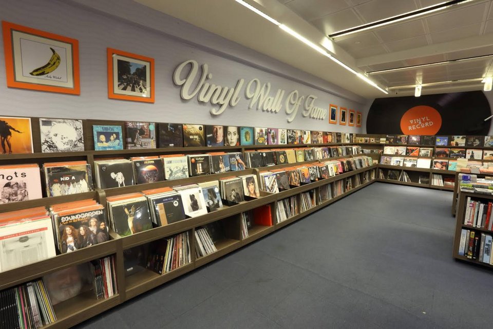 Ταξίδι σε μια νέα εμπειρία με αφετηρία το ανανεωμένο κατάστημα των Public στο Τhe Mall Athens | iefimerida.gr 1