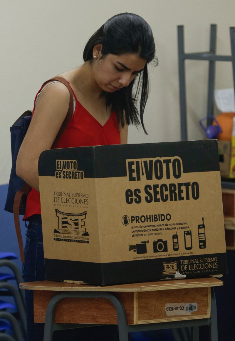 Εκλογές στην Κόστα Ρίκα: Ο υποψήφιος της ευαγγελικής δεξιάς προηγείται στον α' γύρο | iefimerida.gr 0