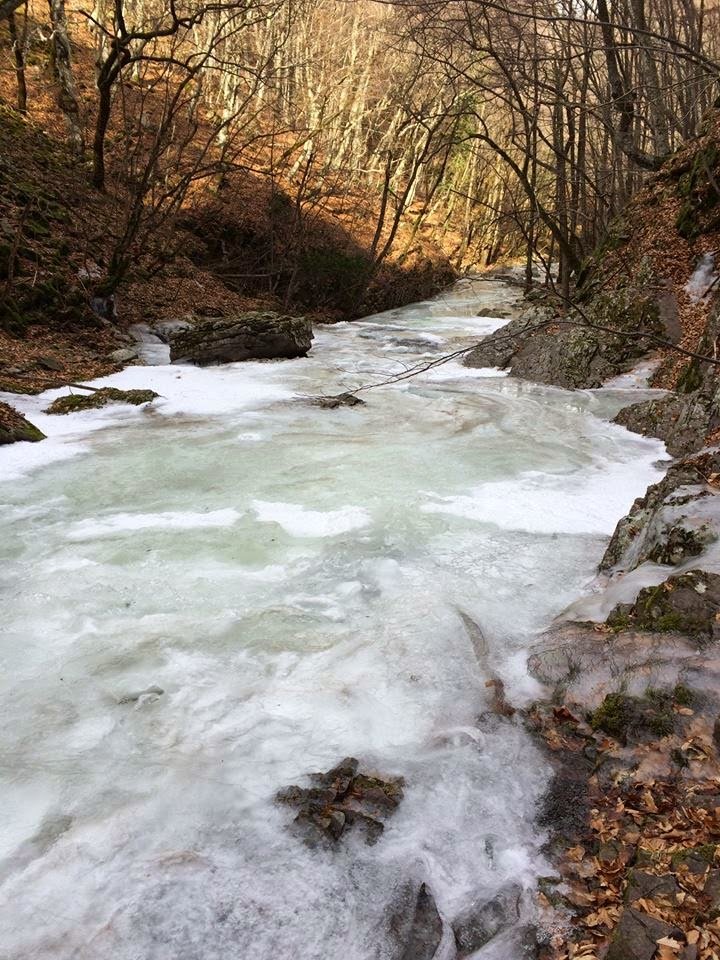 Μαγεύει ο παγωμένος καταρράκτης της Ξάνθης -Ενα έργο τέχνης από τις χαμηλές θερμοκρασίες [εικόνες & βίντεο] | iefimerida.gr 3