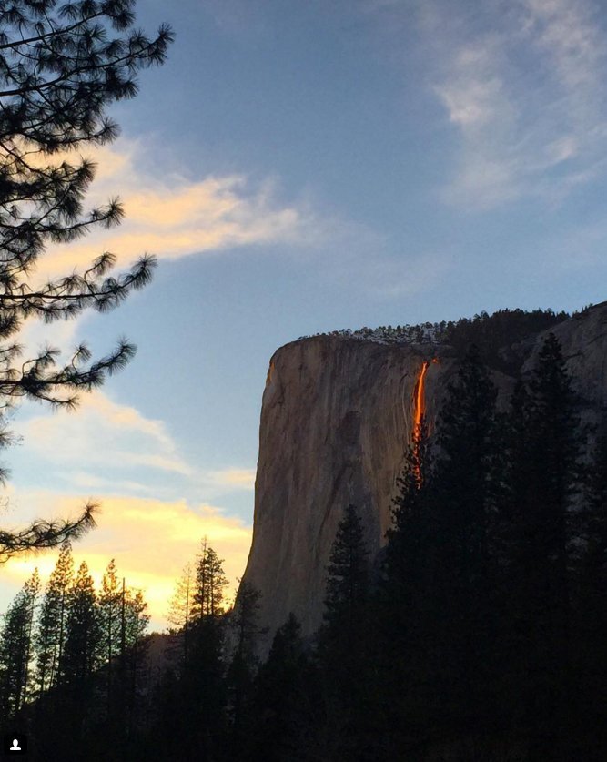 Ο καταρράκτης της φωτιάς -Μοιάζει με λάβα, αλλά δεν είναι [εικόνες] | iefimerida.gr 7