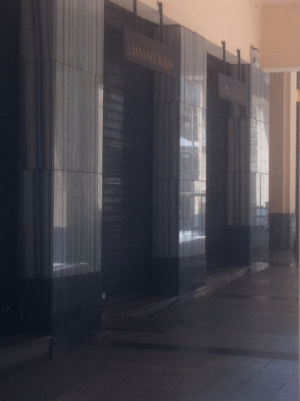 Χάος στο κέντρο της Αθήνας - Χημικά και προσαγωγές στα Προπύλαια - Εκλεισαν τα καταστήματα | iefimerida.gr 2