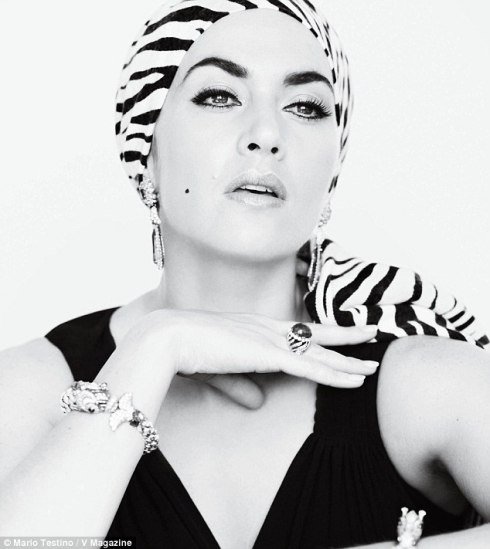 Η Kate Winslet μεταμορφώνεται σε Elizabeth Taylor (photos) | iefimerida.gr 2