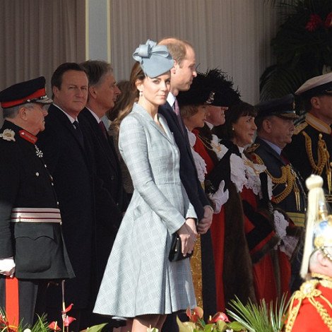 Η πρώτη δημόσια εμφάνιση της εγκυμονούσας Κέιτ Μίντλετον μετά από 1,5 μήνα -Το παρ' ολίγον σέξι ατύχημα [εικόνες] | iefimerida.gr 11