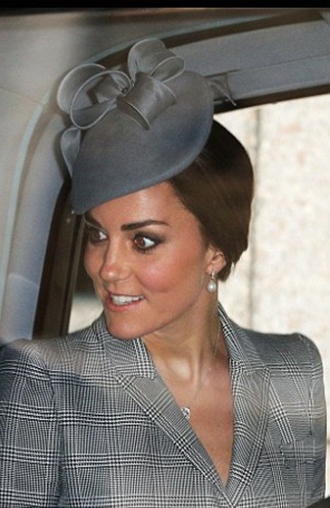 Η πρώτη δημόσια εμφάνιση της εγκυμονούσας Κέιτ Μίντλετον μετά από 1,5 μήνα -Το παρ' ολίγον σέξι ατύχημα [εικόνες] | iefimerida.gr 5