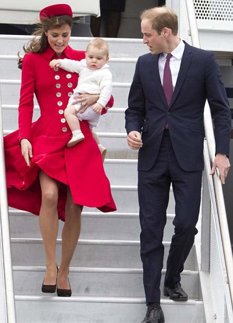 Ο γυμνός Μαορί χορευτής που ξάφνιασε την Κέιτ Μίντλετον -Η αμήχανη αντίδρασή της [εικόνες] | iefimerida.gr 15