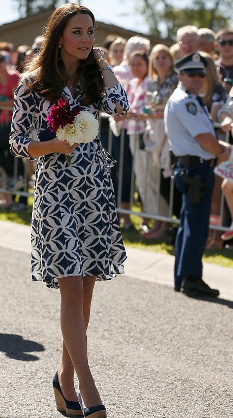 Το φόρεμα της Μίντλετον που τρέλανε τις γυναίκες ανά τη Γη -Ξεπούλησε σε μόλις 8 λεπτά [εικόνες] | iefimerida.gr 4