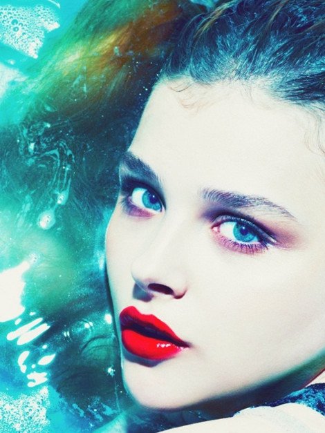 Η προκλητική φωτογράφιση της Κέιτ Μος στη μπανιέρα και το t-shirt με το δονητή [εικόνες] | iefimerida.gr 1