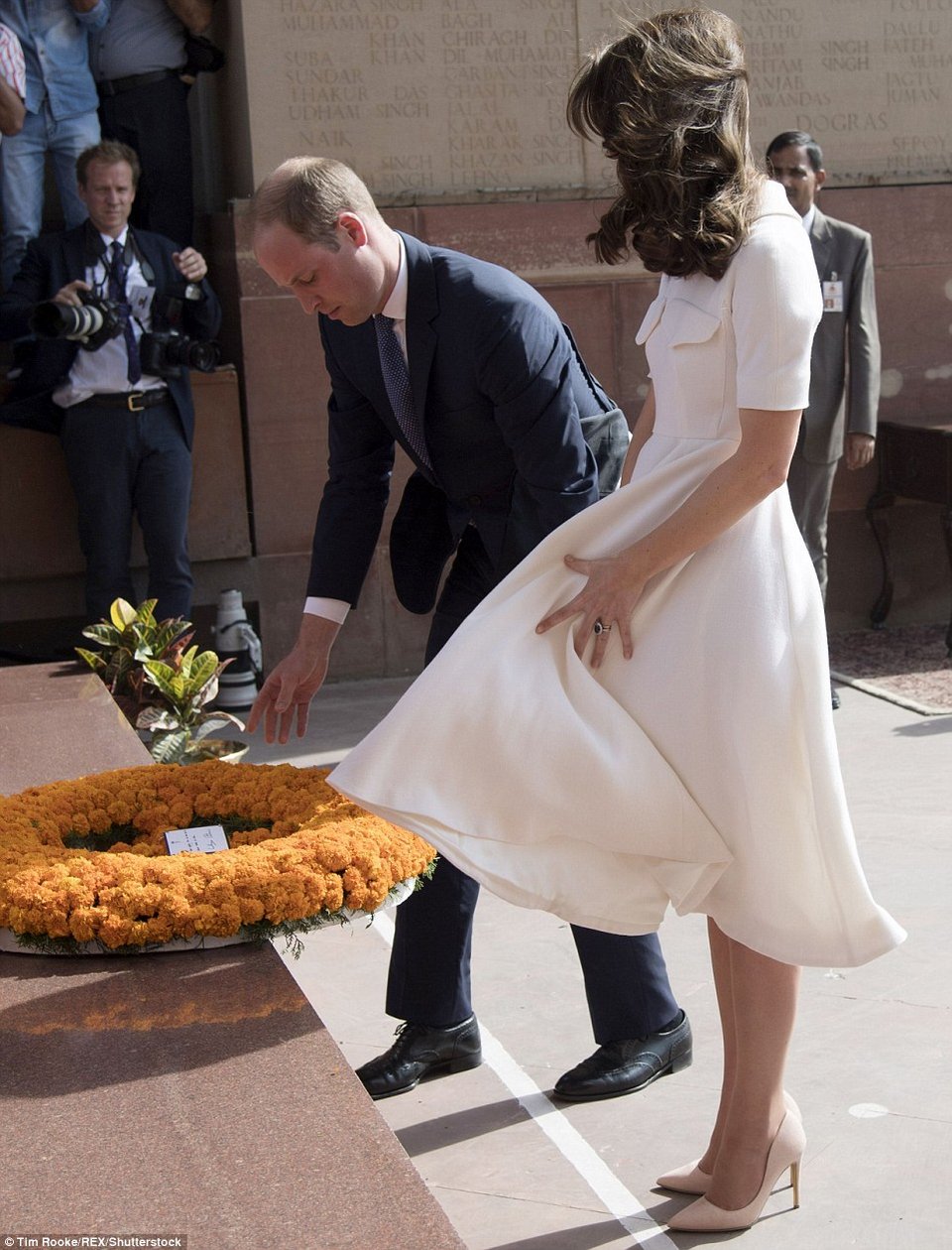 Η Κέιτ Μίντλετον ως άλλη Μέριλιν -Το φόρεμα στον αέρα [εικόνες] | iefimerida.gr 4