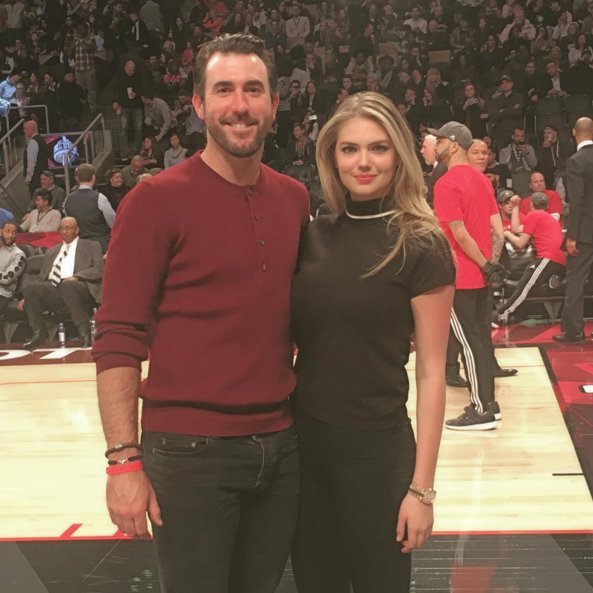 Αρραβωνιάστηκε η Κέιτ Απτον -Το ανακοίνωσε στο Met Gala [εικόνες] | iefimerida.gr 4