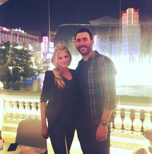 Αρραβωνιάστηκε η Κέιτ Απτον -Το ανακοίνωσε στο Met Gala [εικόνες] | iefimerida.gr 6