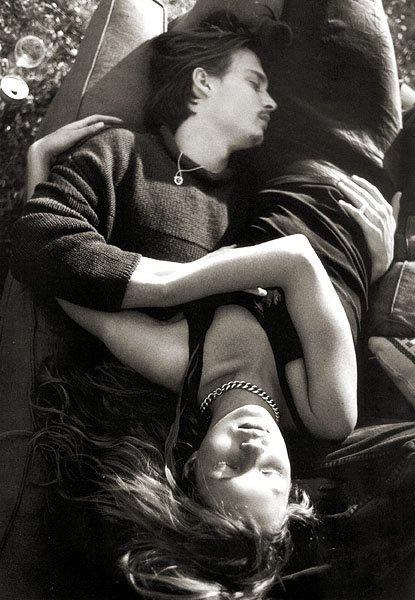 Κέιτ Μος & Τζόνι Ντεπ: Σεξ, ναρκωτικά και ροκ εν ρολ -Μια σχέση πάθους [εικόνες] | iefimerida.gr 9