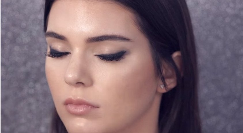 Βήμα-Βήμα το τέλειο smokey eye της Κένταλ Τζένερ: Εύκολα και γρήγορα [βίντεο]  | iefimerida.gr 0
