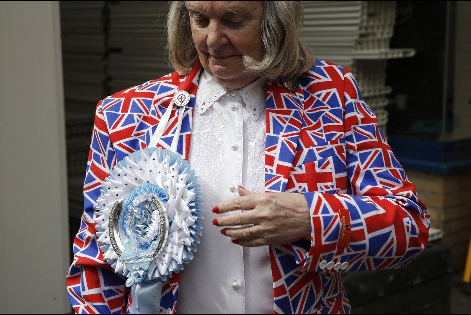 Είναι τρελοί αυτοί οι Βρετανοί: Περιμένουν μέρες στον δρόμο να γεννήσει η Κέιτ Μίντλετον [εικόνες] | iefimerida.gr 2