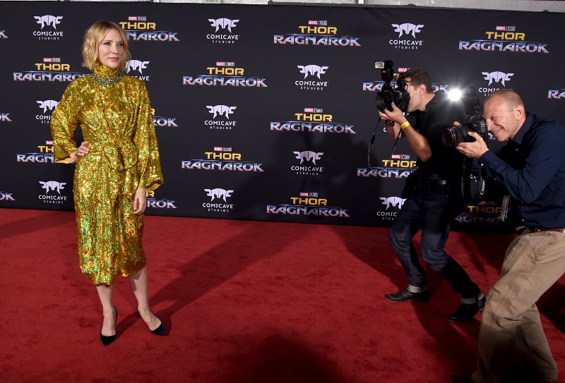 Πιο λαμπερή δεν γίνεται- Η Κέιτ Μπλάνσετ με οσκαρική ολόχρυση τουαλέτα σε πρεμιέρα ταινίας [εικόνες] | iefimerida.gr 1