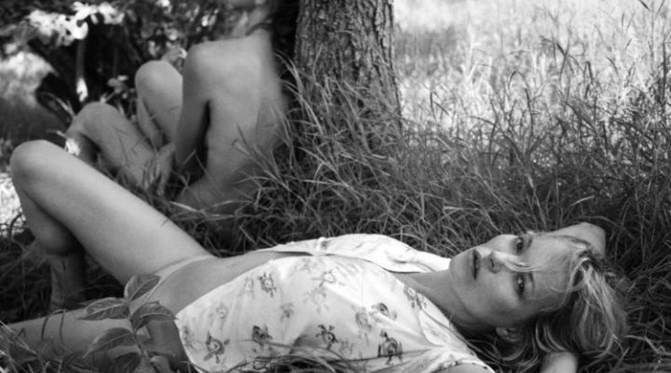 Η Κέιτ Μος άβαφη και ημίγυμνη στα 41 της -Σαν κοριτσάκι [εικόνες] | iefimerida.gr 2