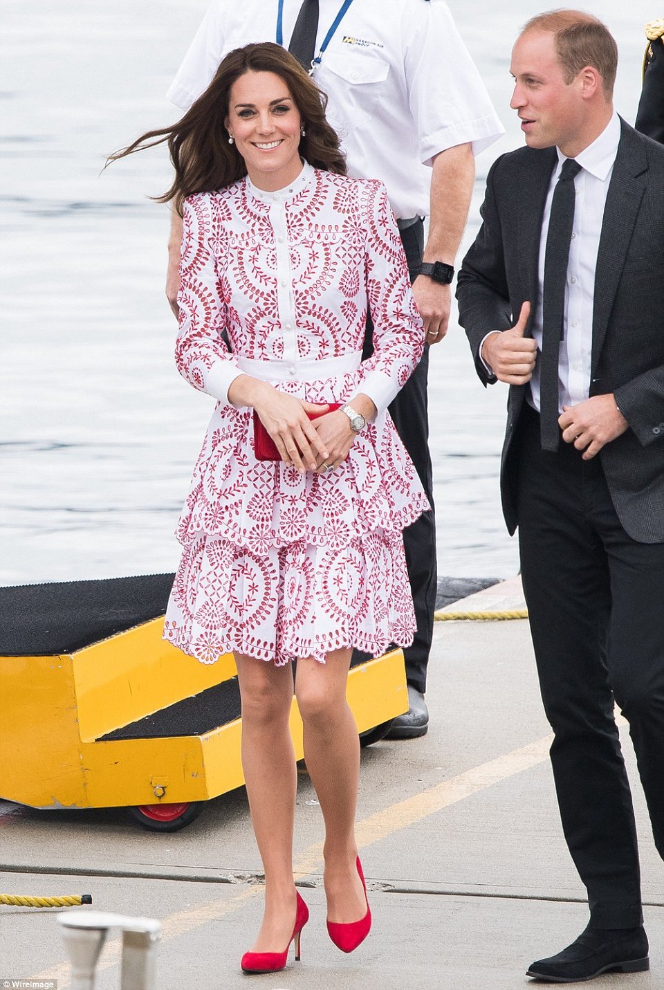 Μέσα στην ντουλάπα της Κέιτ Μίντλετον -Μόνο στον Καναδά φόρεσε ρούχα 62.000 λιρών [εικόνες] | iefimerida.gr 2