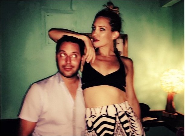 Η Κέιτ Χάντσον διαφημίζει τη Σκιάθο [εικόνες] | iefimerida.gr 1