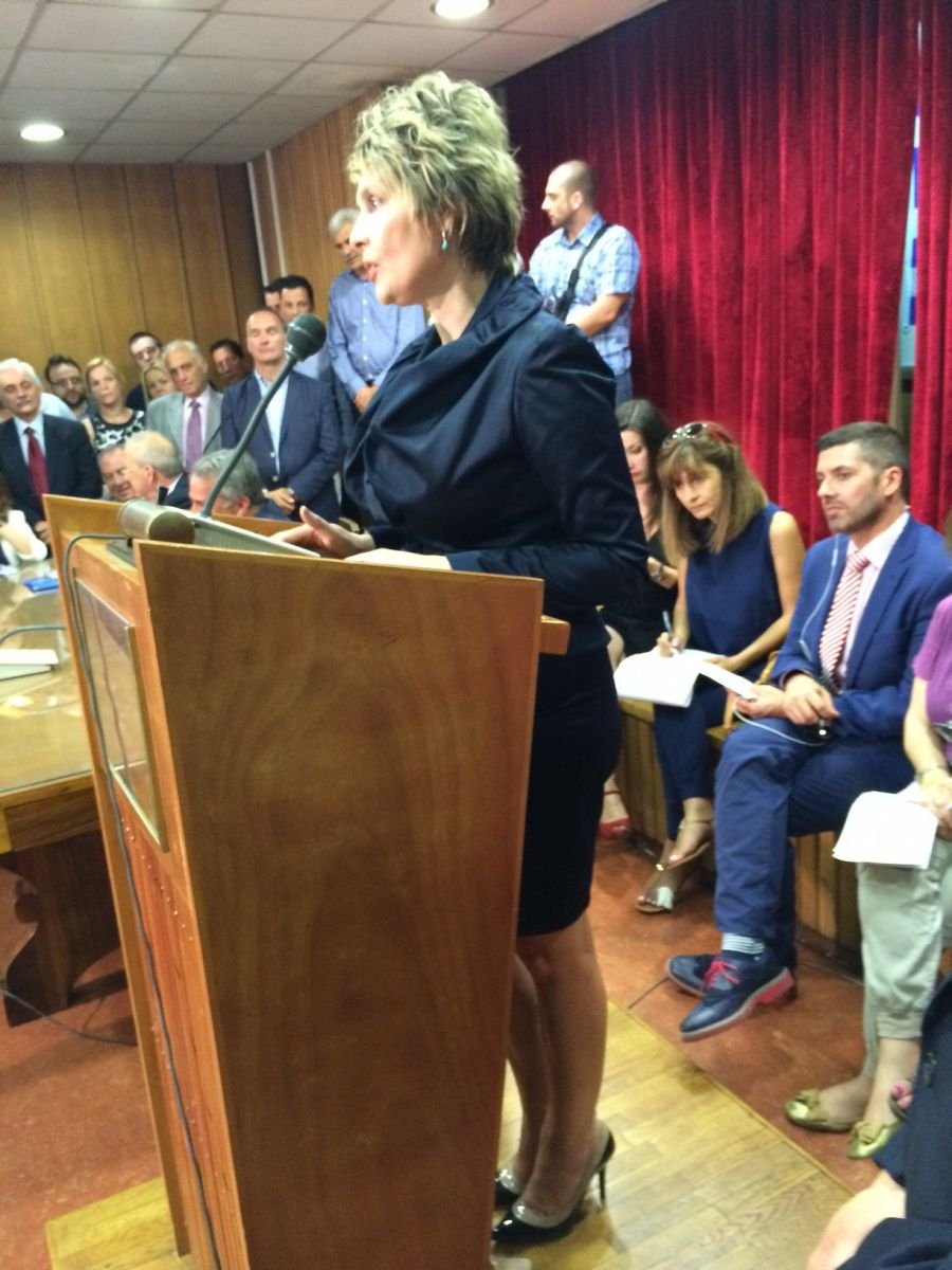 Οταν η Κατερίνα συνάντησε την Ζέτα: Οι άσπονδες φίλες που μόνο δεν αρπάχτηκαν [εικόνες] | iefimerida.gr 0