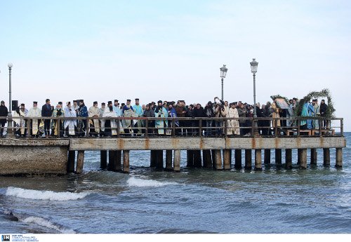 Με λαμπρότητα γιορτάστηκαν τα Θεοφάνεια σε όλη τη χώρα  [εικόνες] | iefimerida.gr 44