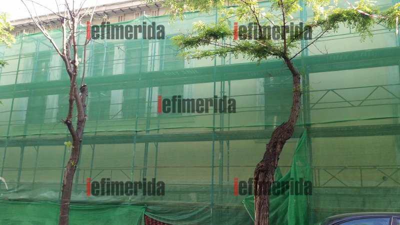 «Καθαρό» Πολυτεχνείο: Το κόλπο για να μην ξαναγίνουν γκράφιτι στη μάντρα του ιδρύματος [εικόνες] | iefimerida.gr 0