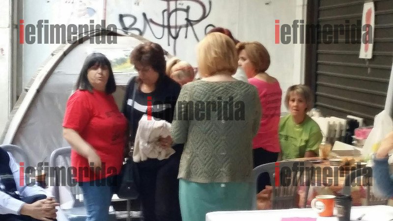 Οι καθαρίστριες γιορτάζουν την επαναπρόσληψή τους -Φιέστα με υπουργούς και ζωντανή εκπομπή του ρ/σ «Στο Κόκκινο» [εικόνες] | iefimerida.gr 10